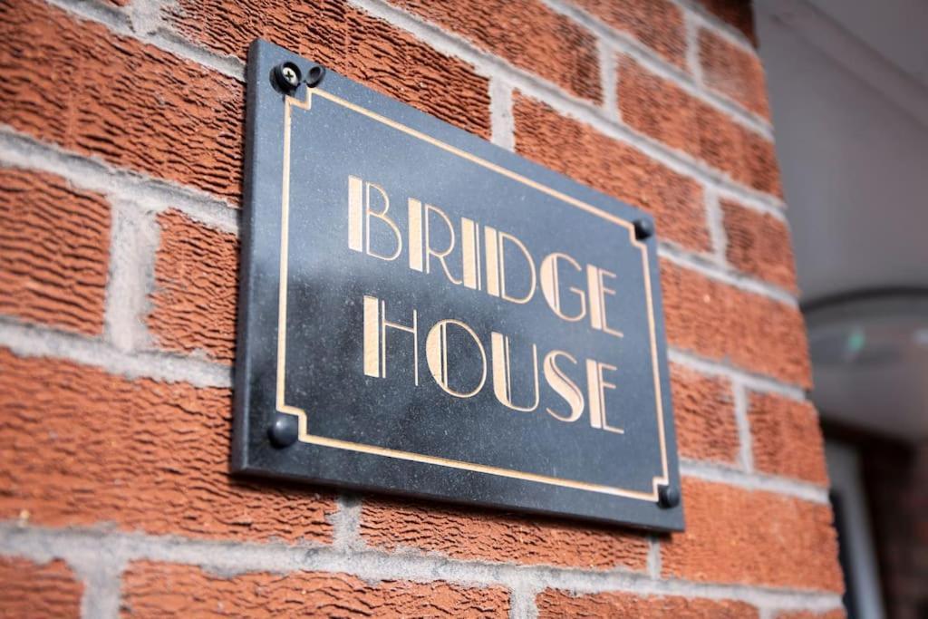 Bridge House Apartments - Free Parking Shottery Dış mekan fotoğraf